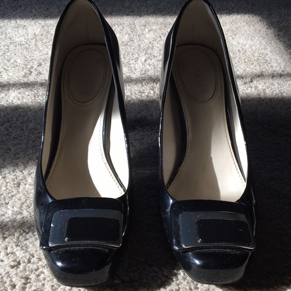 Back high heels - Picture 1 of 6